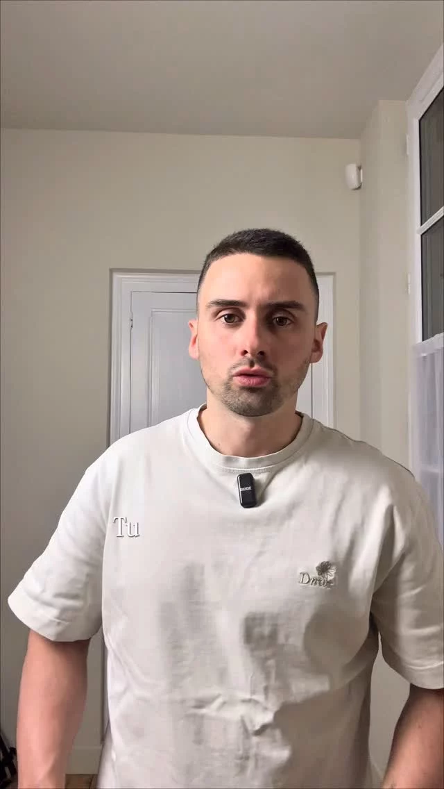 La CONSTANCE sera toujours la clé de la réussite 🔑
Peu importe d’où tu pars, ce qui compte vraiment, c’est où tu décides d’aller et surtout, que tu refuses d’abandonner en chemin.
La constance, c’est ce qui transforme tes petits efforts invisibles en grandes réussites. Ce n’est pas la motivation qui fait la différence, c’est ce que tu fais quand elle disparaît.
Avancer un peu chaque jour, même quand c’est dur, même quand personne ne regarde. Parce qu’au final, ce sont ces jours-là qui construisent tout.
Pas besoin d’être le meilleur au départ. Juste d’être celui qui continue quand les autres arrêtent.
Reste constant. Les résultats suivront 💎
Commente « CONSTANCE » et on discute de ton plan d’attaque !
#bodybuilding #coach #mindset #discipline